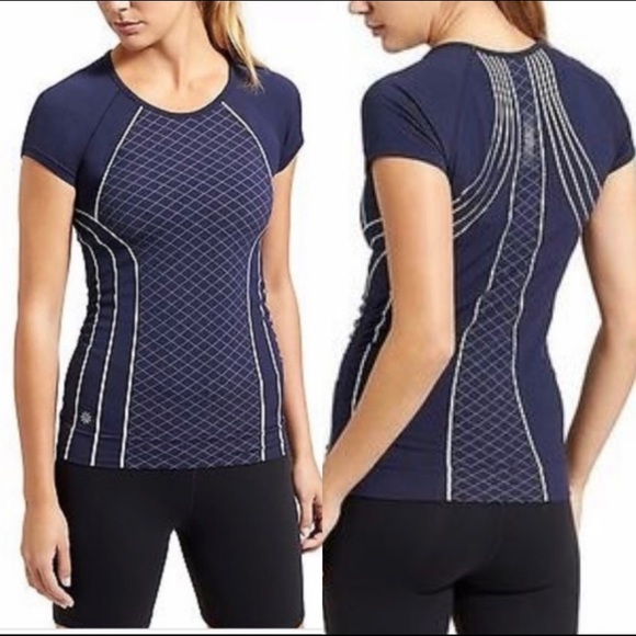 Athleta Finish Fast Line Tee Top Navy Blue 
Size Medium - Picture 1 of 11